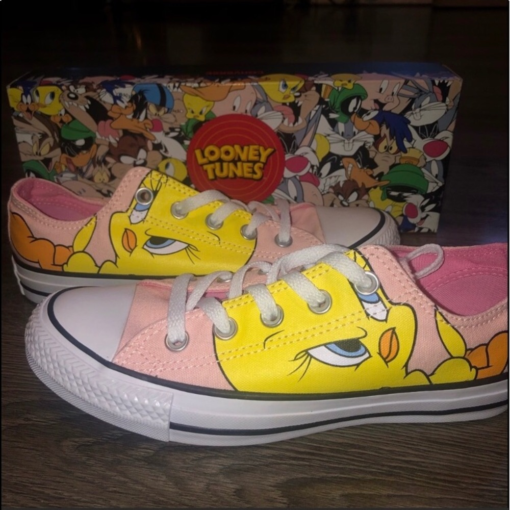 Converse X LooneyTunes